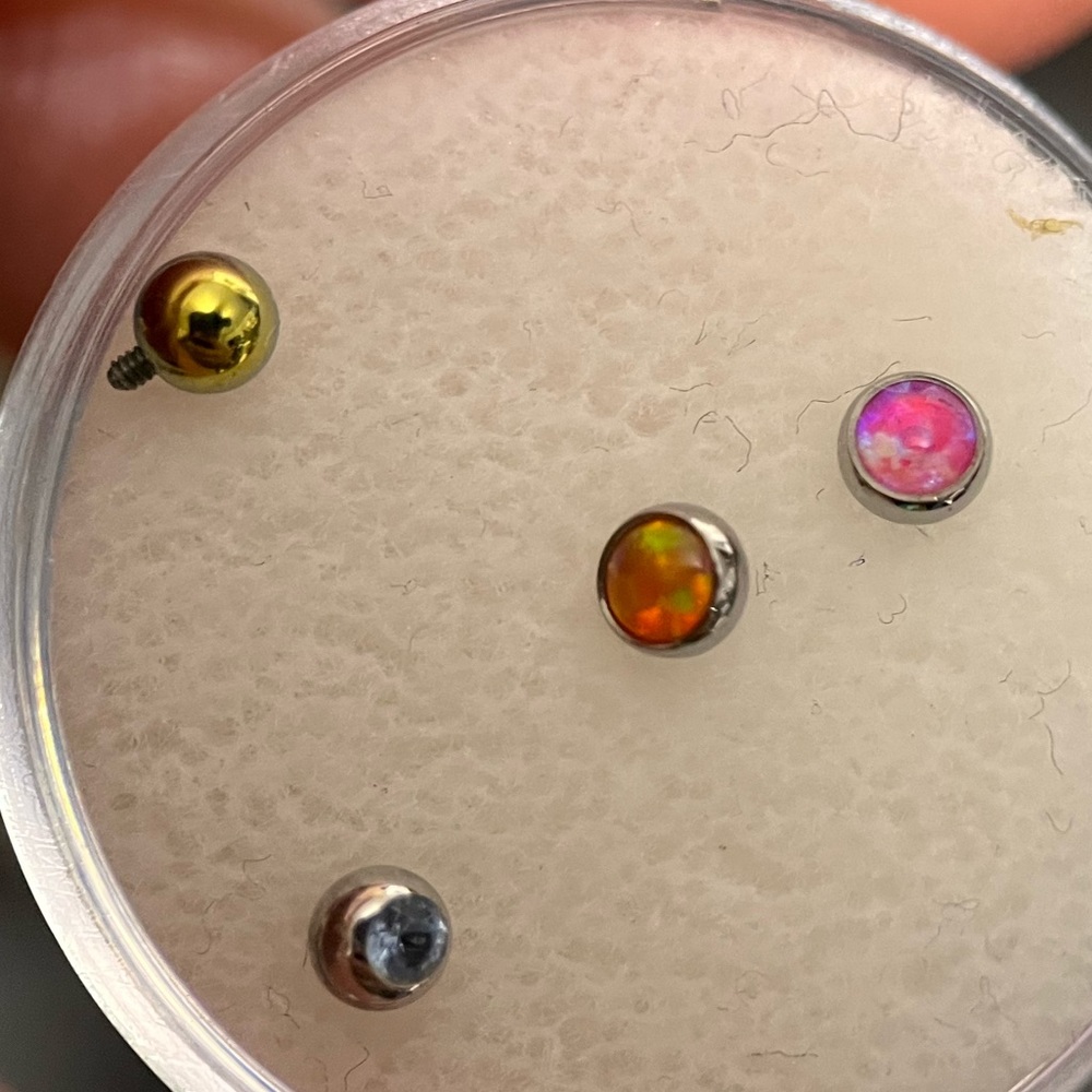 Anatometal TI Threaded Ends 18/16 gauge - Picture 16 of 17